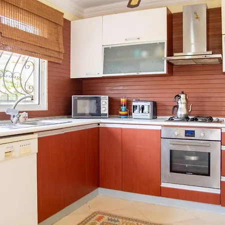 Serene Summer House With Garden And Nature View In Cesme Ildiri